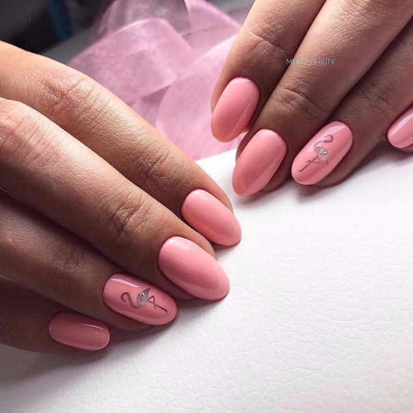 Фламинго с милым крылышком из крошек