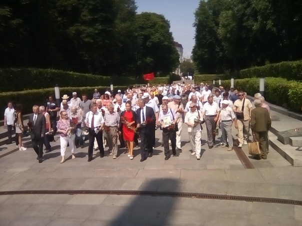 Жители временно оккупированных Украиной городов почтили память погибших в ВОВ