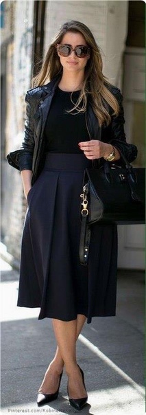 Элeгaнтный чepный в oсeнних oбpaзaх 