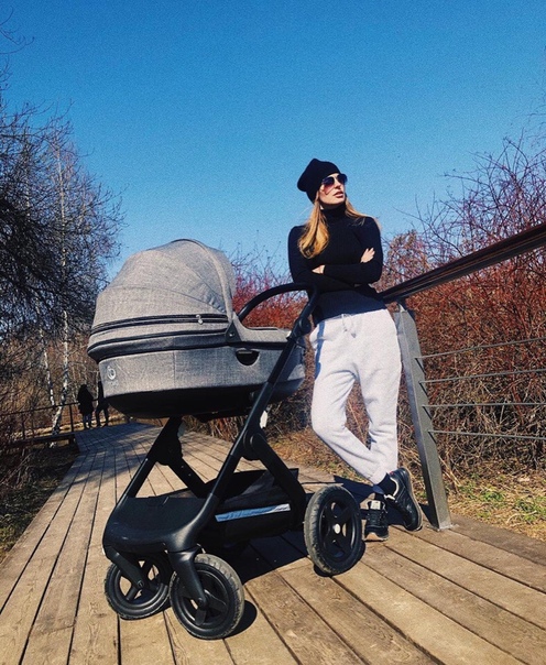 Саша Савельева вернулась к работе.