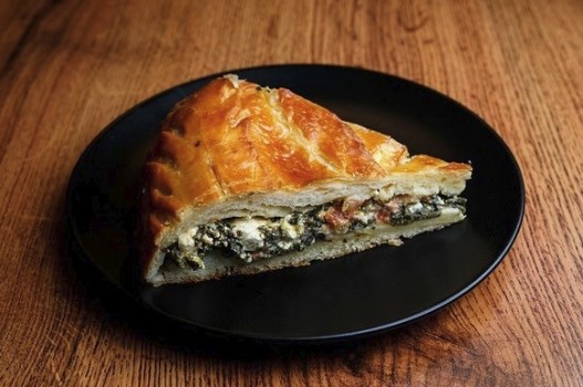 Пирог с сыром и шпинатом 